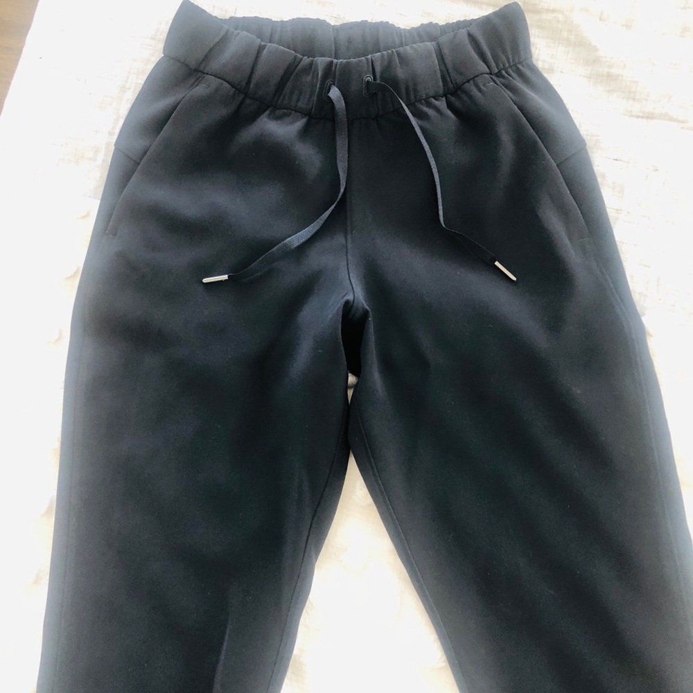 Lululemon On The Fly Joggers - Black - Size 2